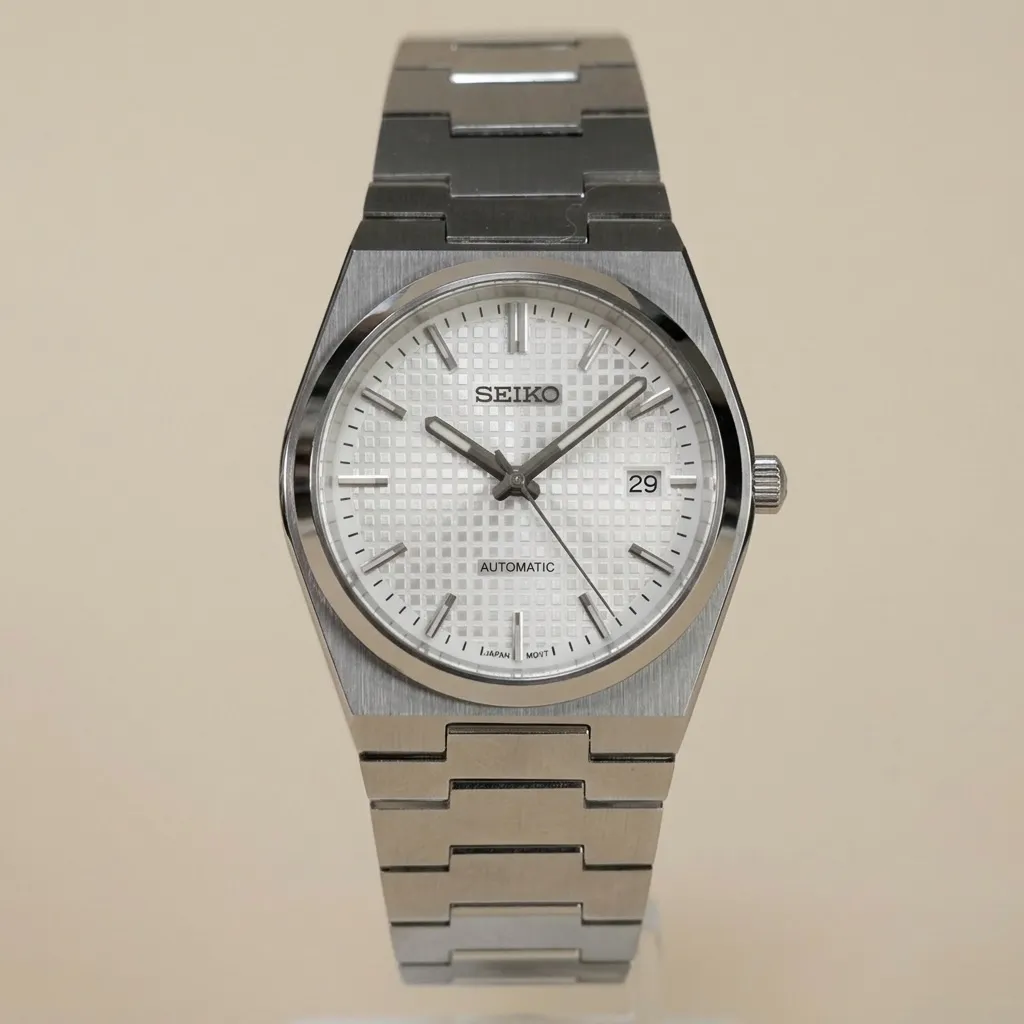 Seiko Mod "White Waffle" – Entegre Kasa & Kare Dokulu Gümüş Kadran