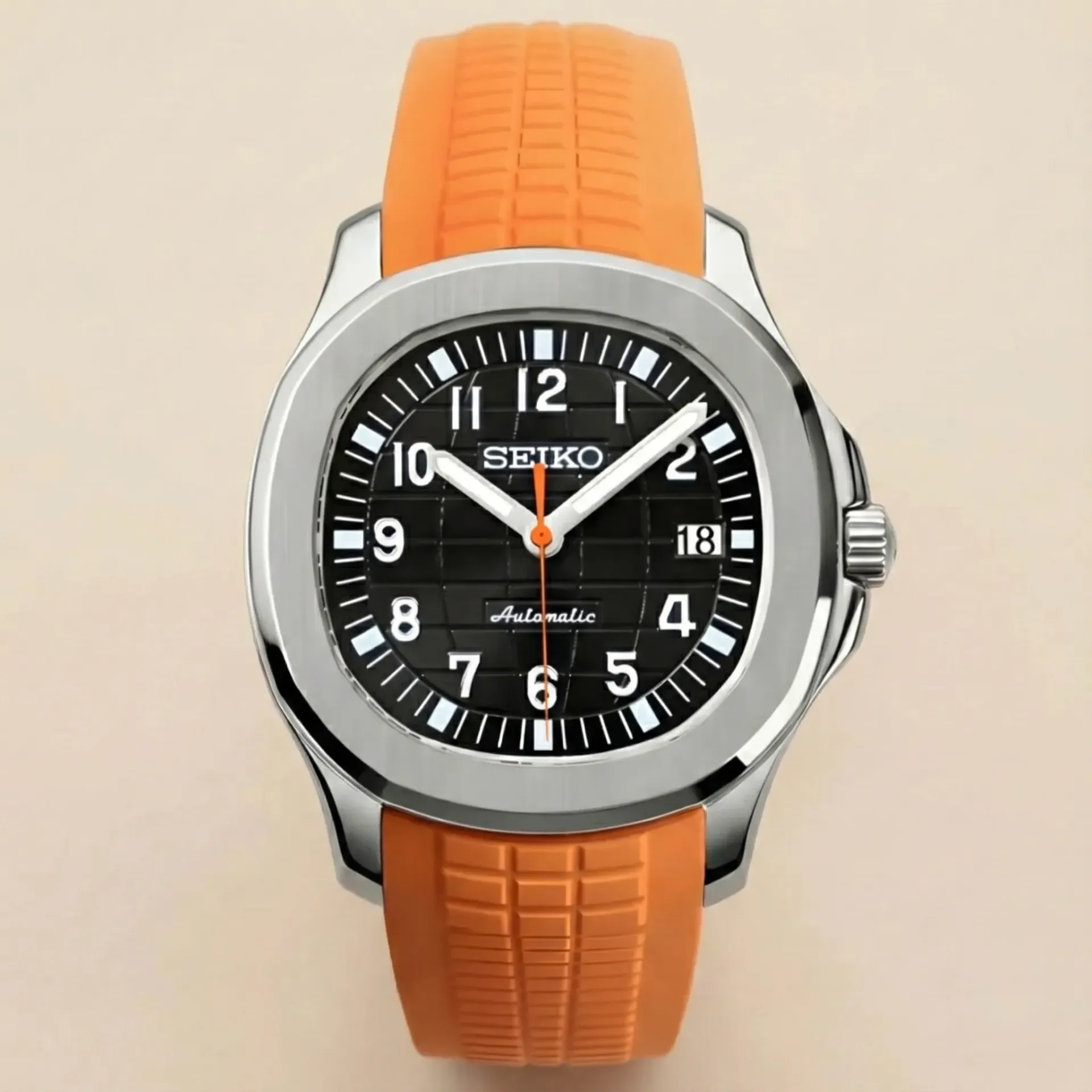 Seiko Mod Aquanaut Edition – Black Dial & Orange Rubber Strap