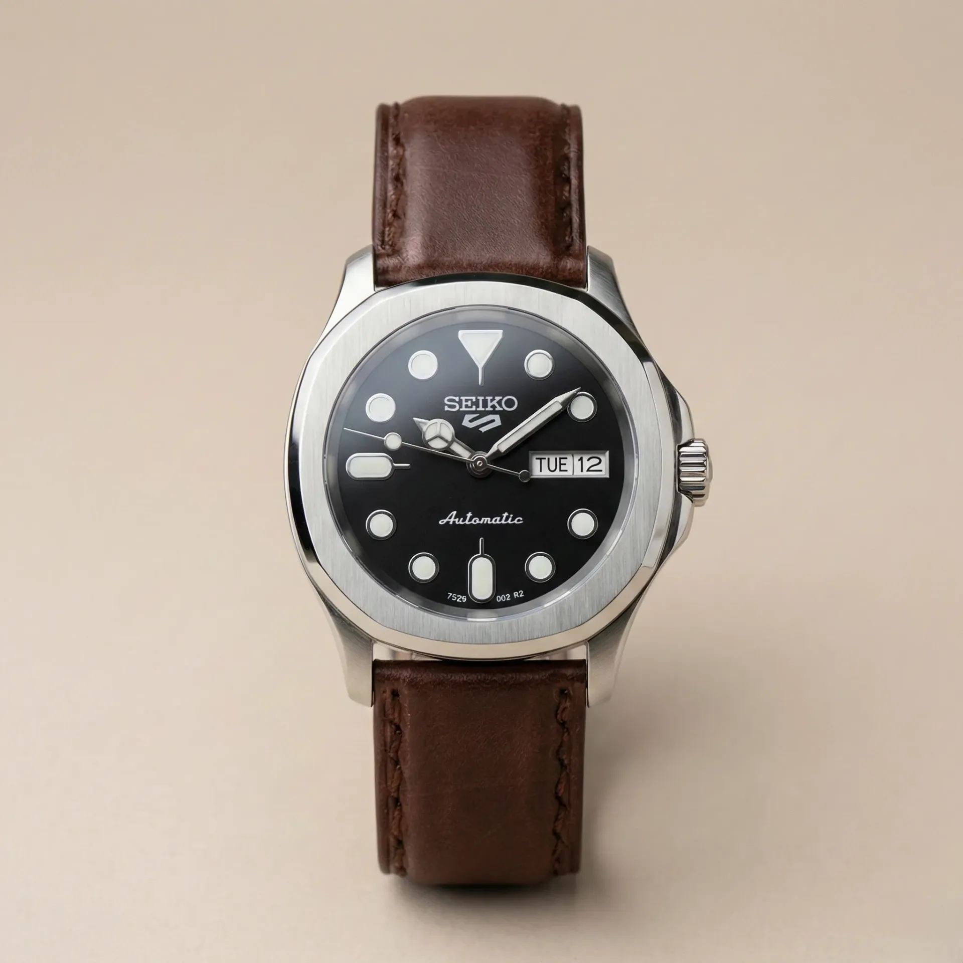 Seiko Mod "Gentleman Seikonaut" – Black Dial & Brown Leather Strap